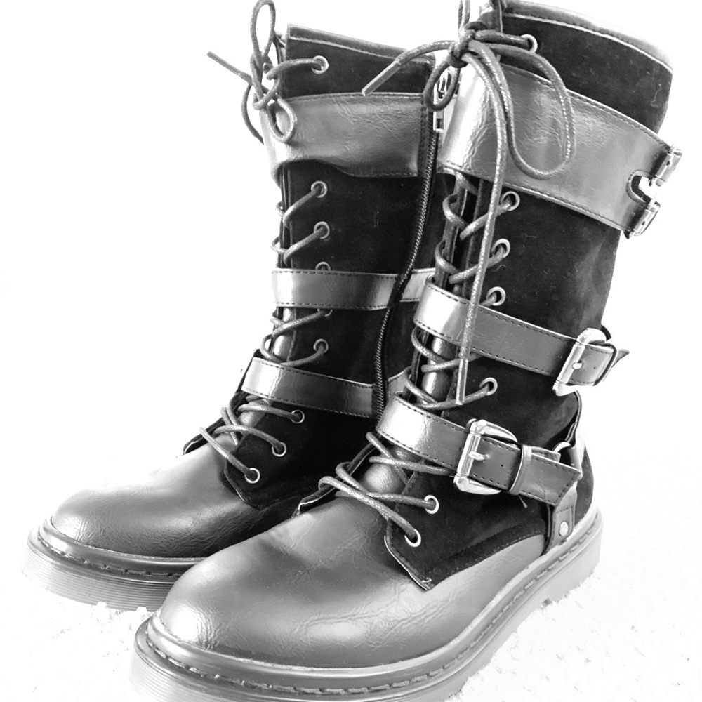 Women’s combat boots with buckles size 7.5 new